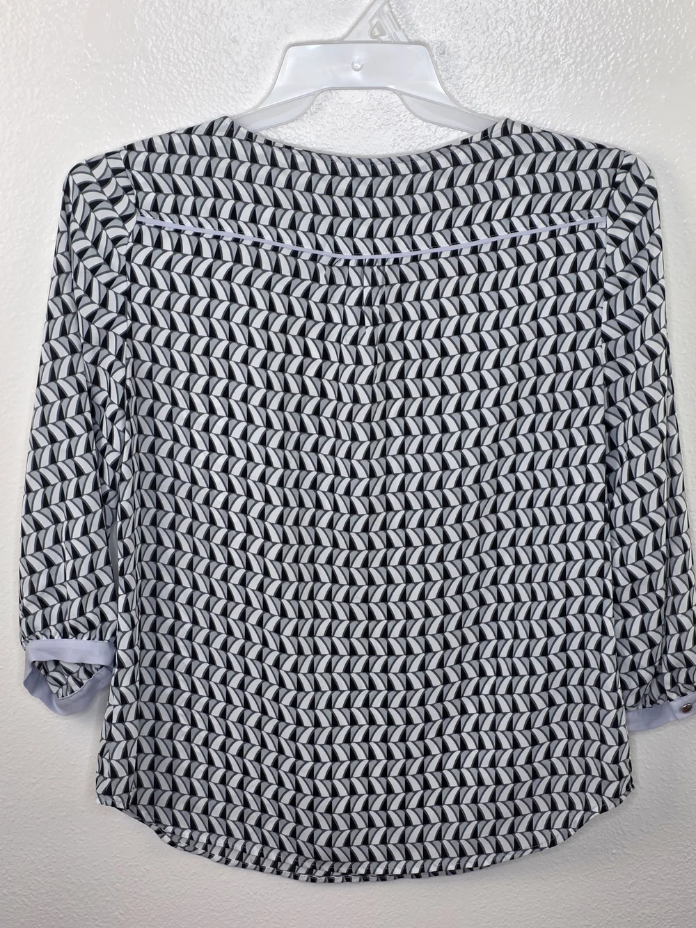 Banana Republic Black & White Geometric Print Chiffon Blouse Size Small